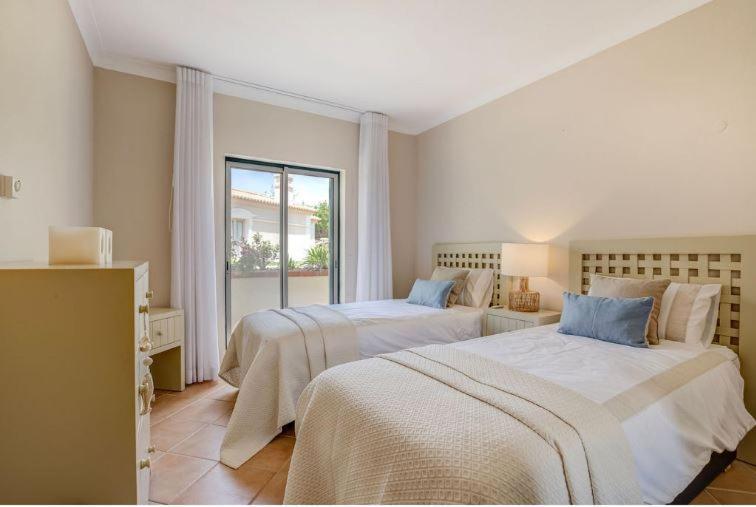 2Bedroom Bungalow Heated Shared Pool ,Near Carvoeiro And Ferrugudo Exteriör bild