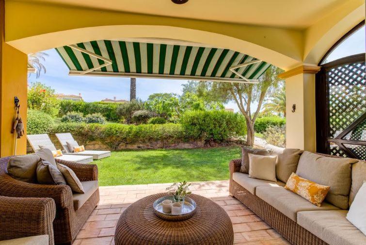 2Bedroom Bungalow Heated Shared Pool ,Near Carvoeiro And Ferrugudo Exteriör bild