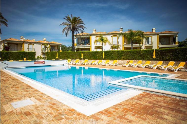 2Bedroom Bungalow Heated Shared Pool ,Near Carvoeiro And Ferrugudo Exteriör bild